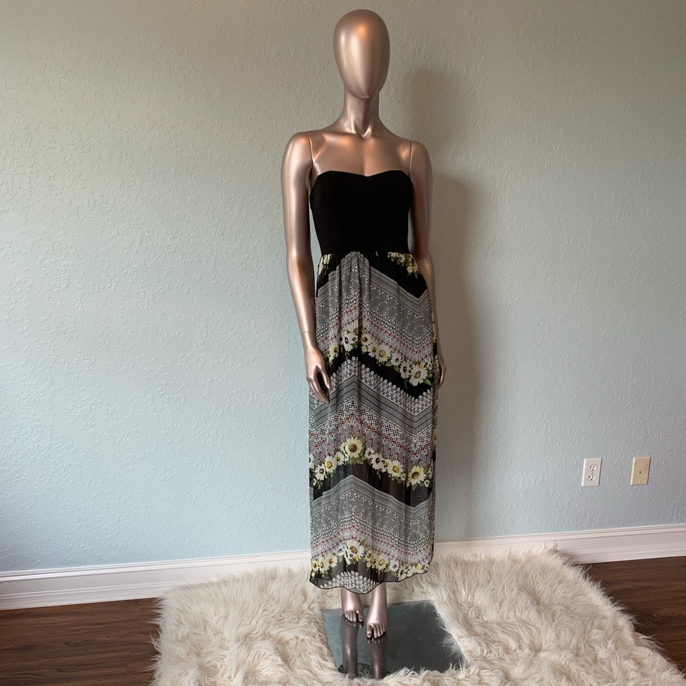 Black/white dress with floral detailing